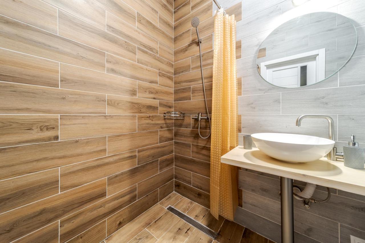Inshiapartments On Popovycha Str 리비프 외부 사진